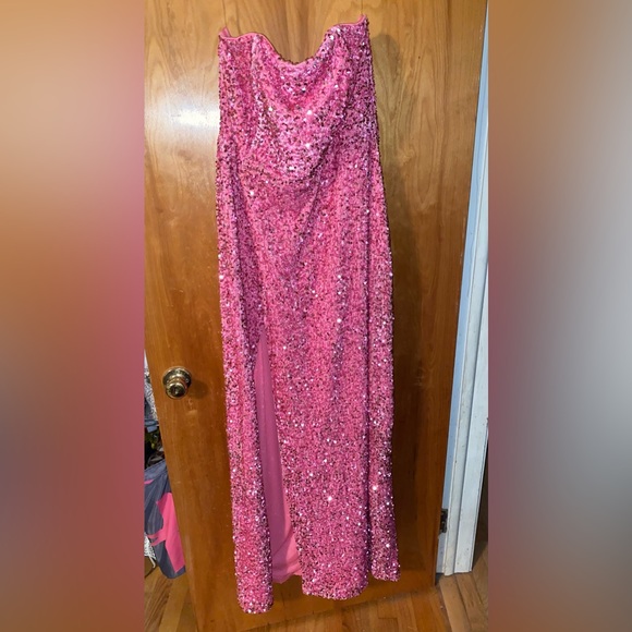 NWT The One Sequin Maxi Dress 🤩 - Picture 4 of 6